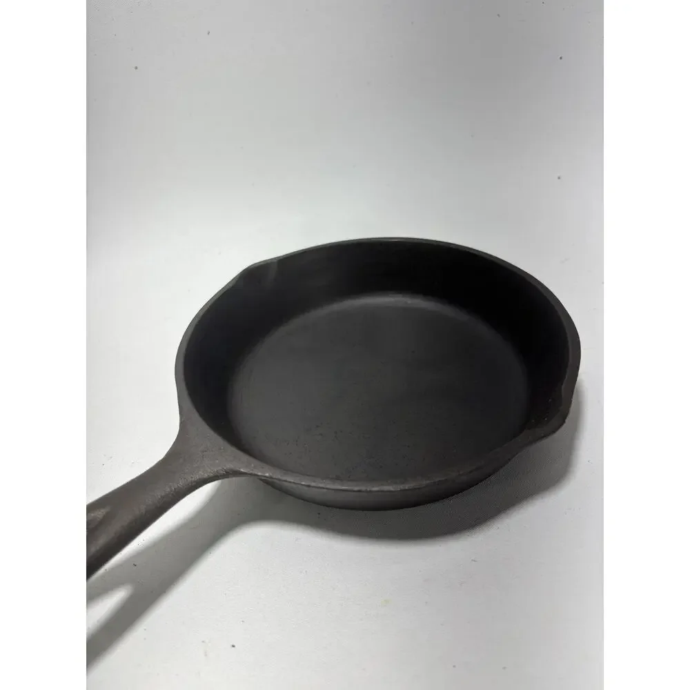 Vintage Wagner Cast Iron Skillet 9 Inch Unmarked Restored USA Pan
